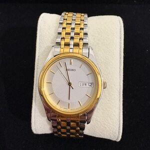Seiko Two-Tone Watch with Day Date Mens